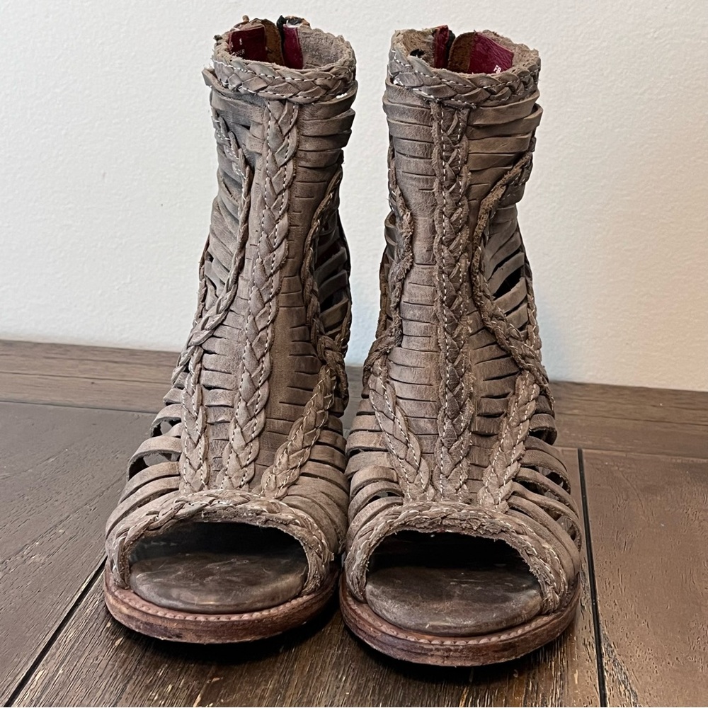 Freebird Bela Distressed Heeled Sandals Womens size 8 - Picture 2 of 11